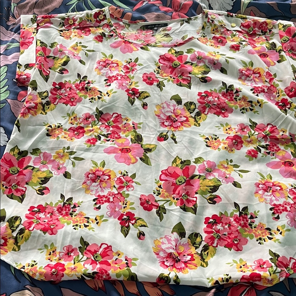 Floral short sleeved blouse